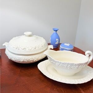 Elegant Wedgewood Embossed Queensware Cream Ceramic Serving Set-Tureen & Gravy